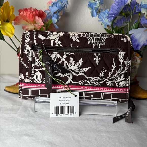 NWT Vera Bradley Imperial Toile Turn Lock Wallet Zip Around Clutch Wallet EXACT - Picture 3 of 6